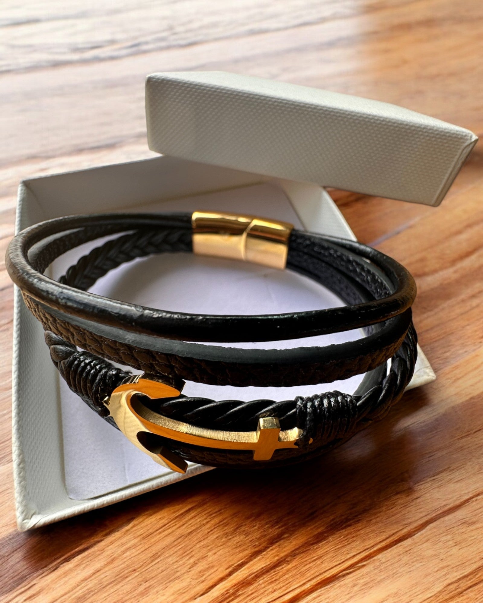 Herrenarmband "Anker der Eleganz" mit Gravuroption als Geschenk