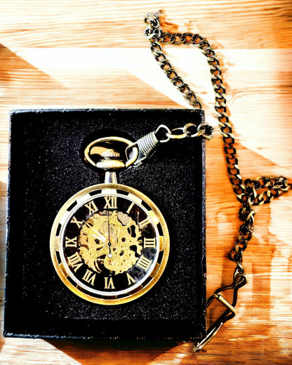 Retro Taschenuhr – Mechanisch, Farbe gehämmertes Gold mit Schwarz, Luxus, Wasserdicht, Halbautomatisch, Personalisierung mit Gravur