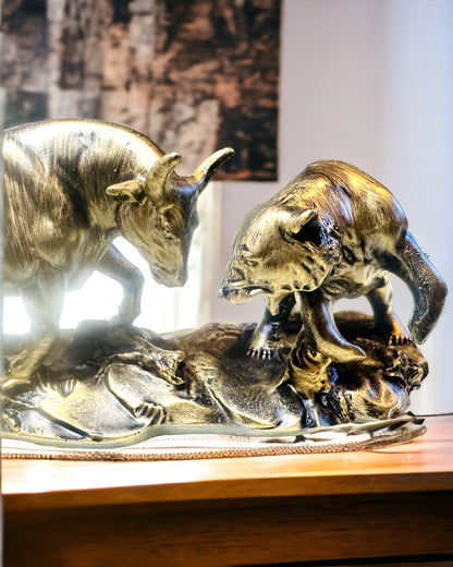 Skulptur "Zwei Rivalen" - Stier und Bär - Symbolik des Finanzmarktes, Möglichkeit der Gravur - Farbe Kupfer