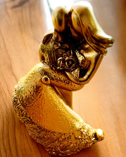 Figur "Ewige Liebe" in gold - 11 cm, Kleine Dekorationsfigur mit Gravuroption