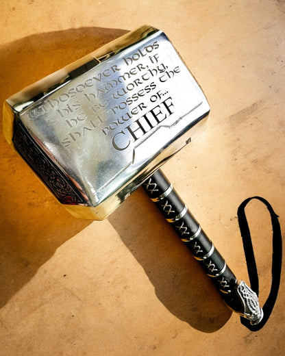 Mjölnir "Chief" - Handgefertigter Schmiedehammer, Personalisierung mit Gravur als Geschenk