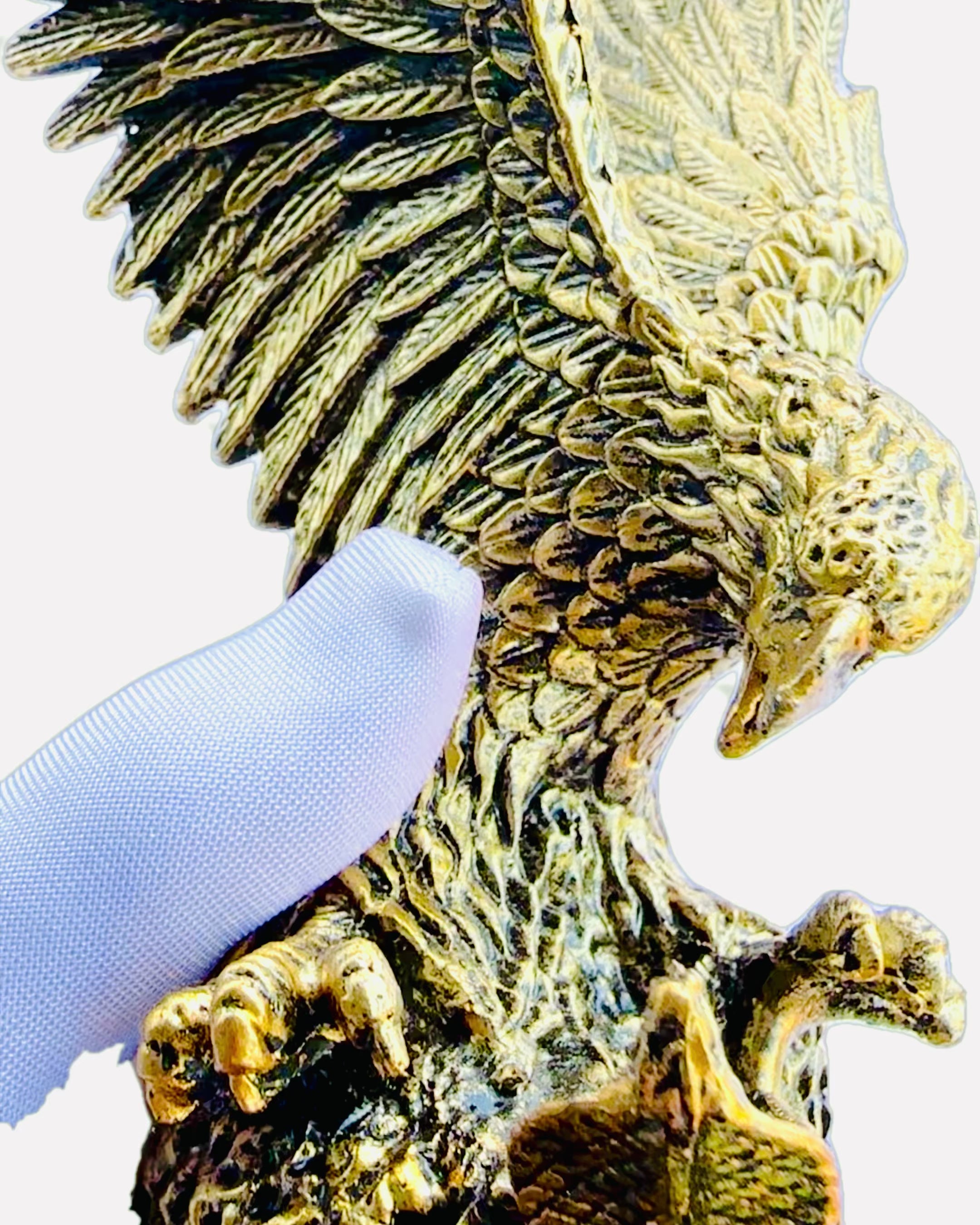 Königlicher Adler – Dekorative Figur aus Harz mit Gravuroption