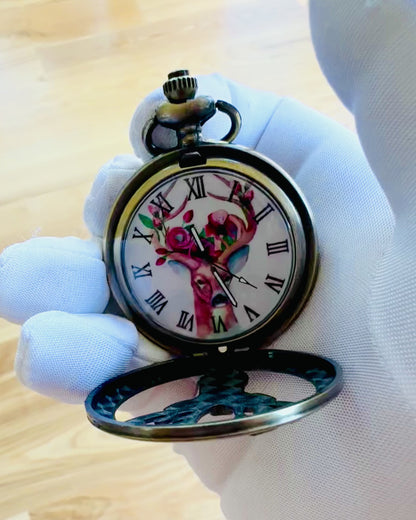 Taschenglas "Waldwächter" - Elegante Uhr mit Hirschmotiv, Möglichkeit zur Personalisierung mit Gravur